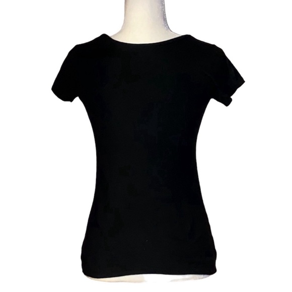 Guess Black and Gold Tshirt - Picture 4 of 8